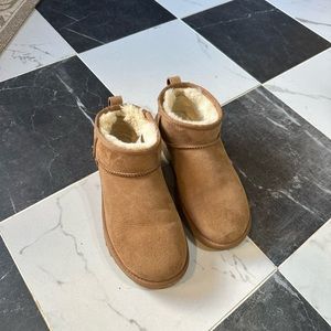 UGG ultra mini in chesnut